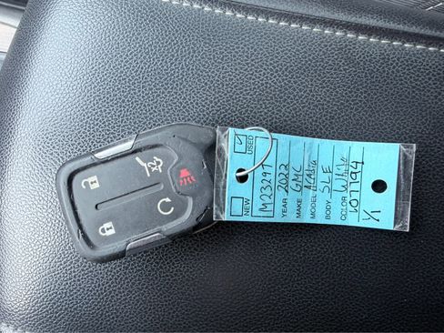 Used 2022 GMC Acadia SLE w/ Driver Convenience Package image 33