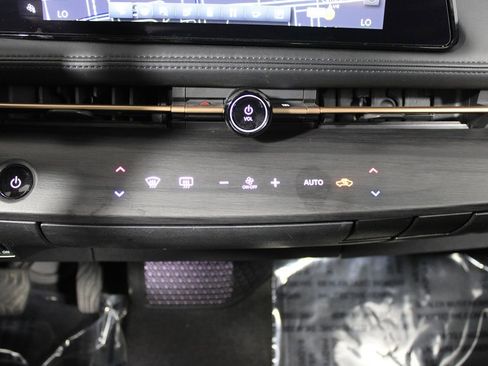 Used 2024 Nissan Ariya FWD image 17