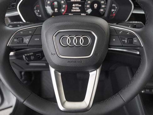 Certified 2025 Audi Q3 2.0T Premium w/ Convenience Package image 15