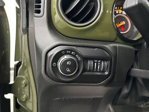 Used 2022 Jeep Gladiator Sport AWD/4WD image 30