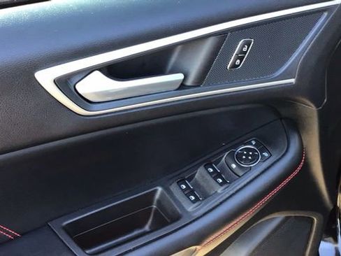 Certified 2024 Ford Edge ST-Line image 17