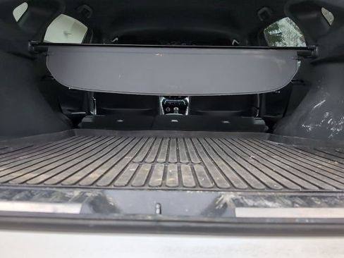 Used 2021 Toyota Venza Limited image 30