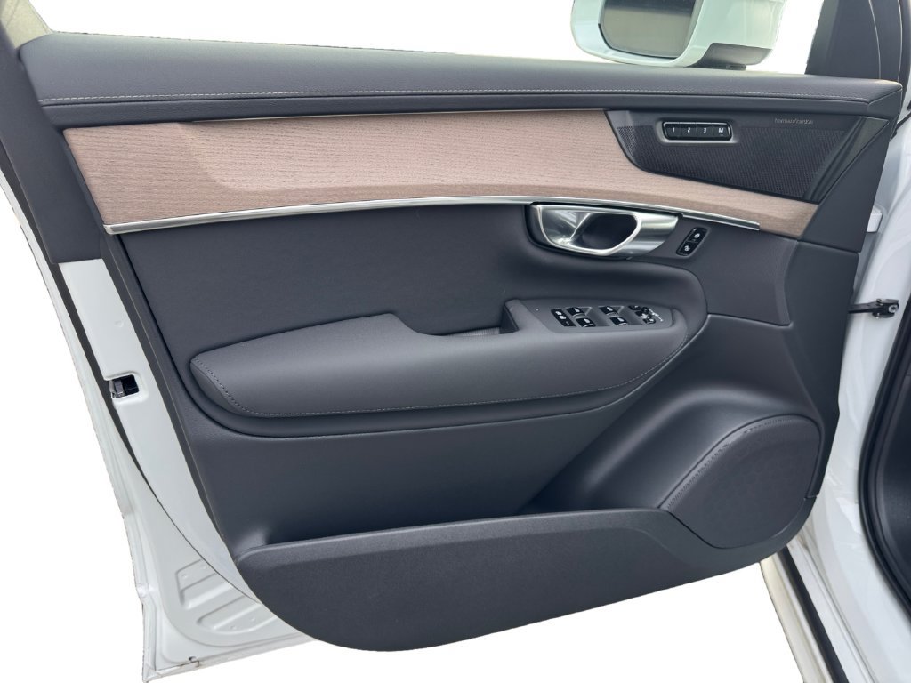 New 2027 Volvo XC90 T8 Plus AWD/4WD image 11