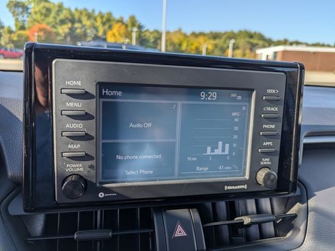 Used 2022 Toyota RAV4 XLE image 23