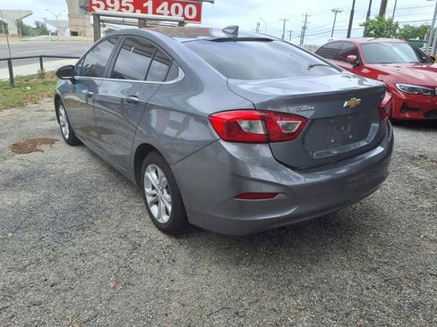 Used 2019 Chevrolet Cruze LT w/ Convenience Package FWD image 5