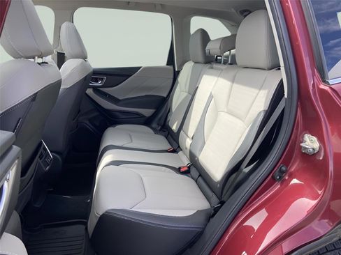 Used 2023 Subaru Forester Limited image 17