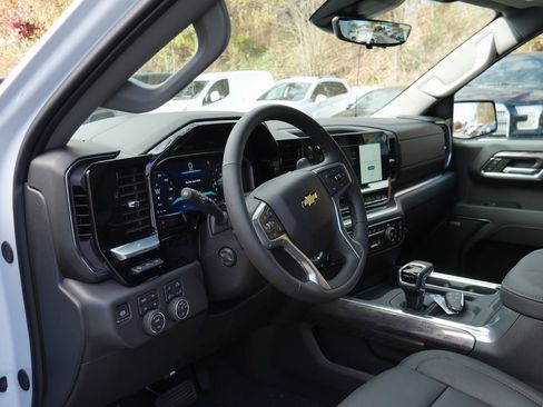 New 2026 Chevrolet Silverado 1500 LTZ w/ Technology Package image 10