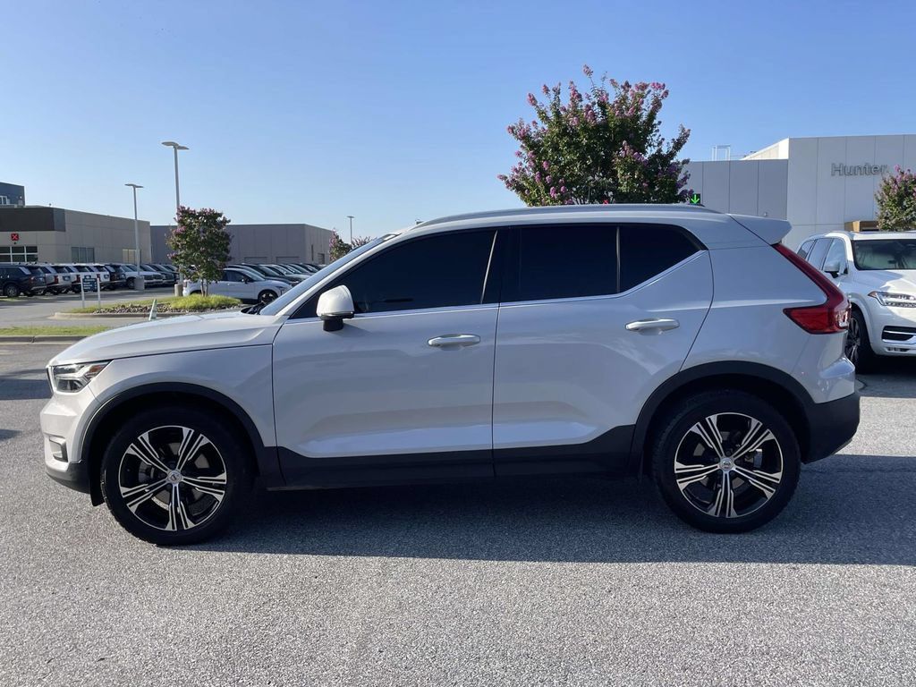 Used 2022 Volvo XC40 T5 Inscription w/ Climate Package AWD/4WD image 25