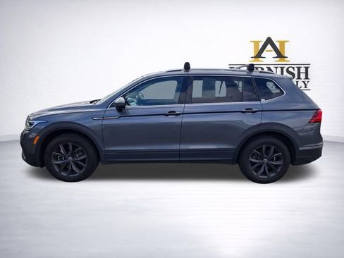 Used 2023 Volkswagen Tiguan SE w/ Panoramic Sunroof Package AWD/4WD image 4