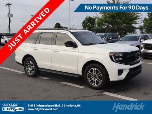 Used 2025 Ford Expedition Active RWD image 1