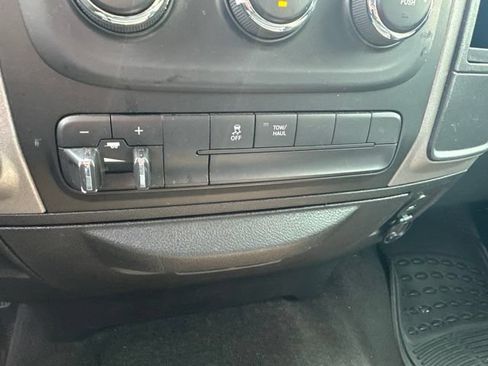 Used 2017 RAM 1500 Express RWD image 24