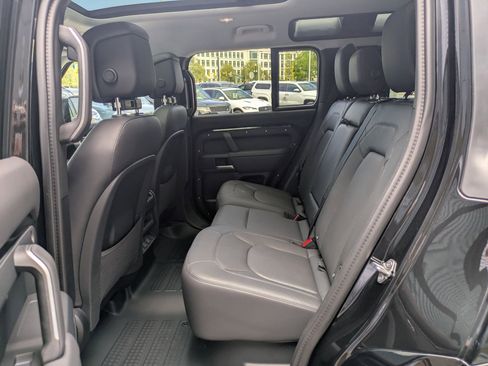 New 2026 Land Rover Defender 110 X-Dynamic SE AWD/4WD image 29