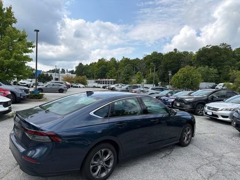 Used 2024 Honda Accord EX image 9