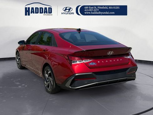 Used 2025 Hyundai Elantra Sport FWD image 3
