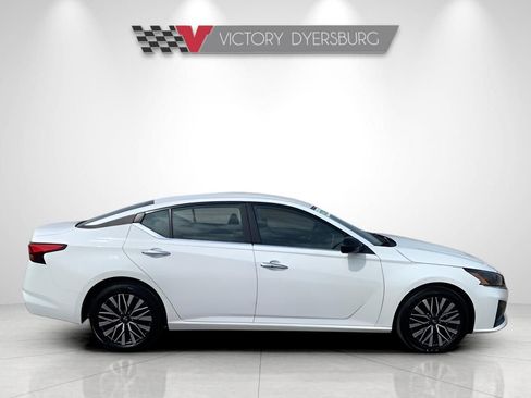 Used 2025 Nissan Altima 2.5 SV image 9