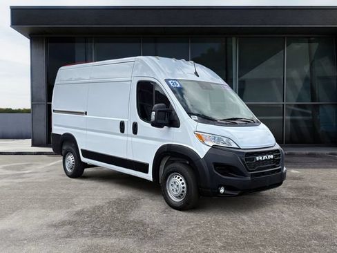 Used 2025 RAM ProMaster 2500 w/ Convenience Group FWD image 7