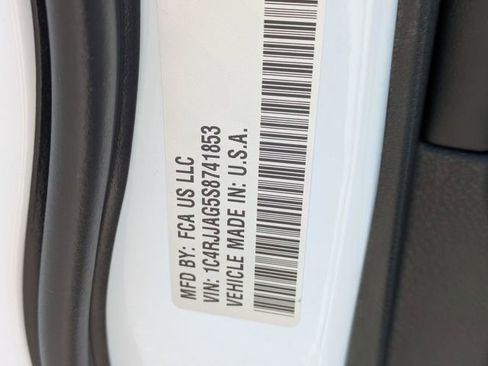 New 2025 Jeep Grand Cherokee L Altitude image 34