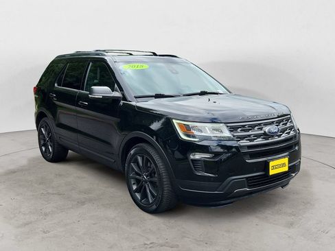 Used 2018 Ford Explorer XLT w/ Equipment Group 202A AWD/4WD image 3