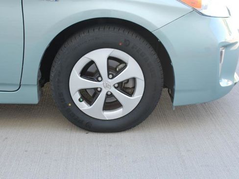 Used 2015 Toyota Prius Two FWD image 33