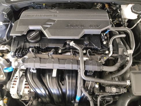 Used 2025 Hyundai Elantra Sport FWD image 30