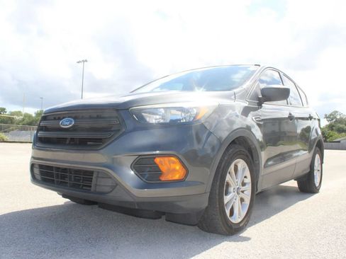 Used 2018 Ford Escape S FWD image 4