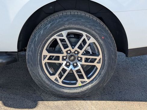 New 2026 Ford Expedition Active image 16