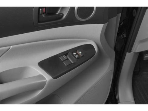 Used 2015 Toyota Tacoma 4x4 Access Cab w/ Convenience Package image 18