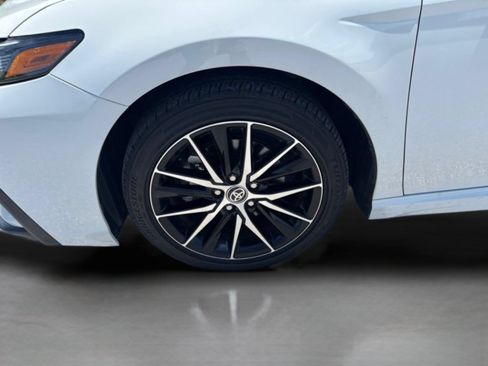 Used 2024 Toyota Camry SE FWD image 30