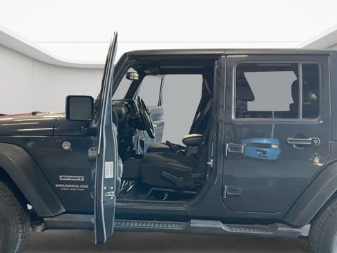 Used 2017 Jeep Wrangler Unlimited Sport w/ Quick Order Package 24S AWD/4WD image 35