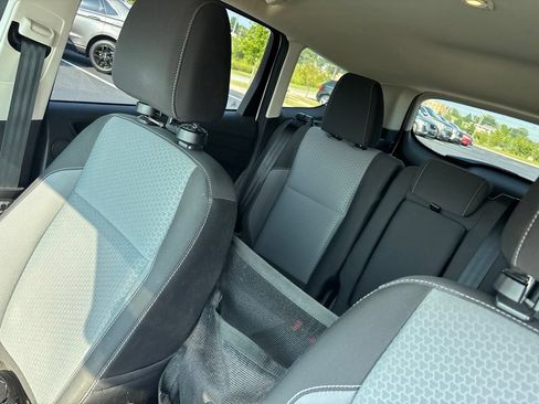Used 2017 Ford Escape SE w/ Equipment Group 201A AWD/4WD image 6