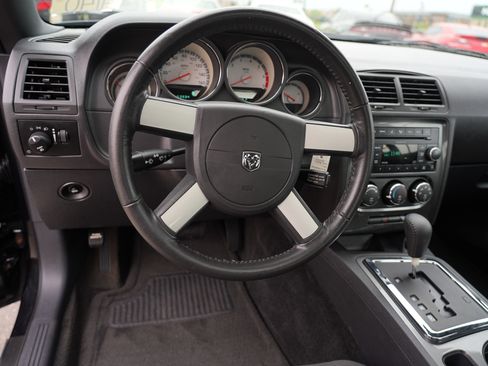 Used 2009 Dodge Challenger R/T RWD image 19