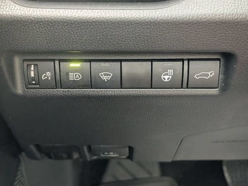 Used 2022 Toyota RAV4 XLE Premium AWD/4WD image 18