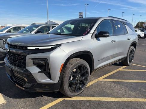 Used 2024 Chevrolet Traverse RS w/ LPO, Floor Liner Package image 1