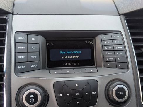 Used 2016 Ford Taurus SEL image 16