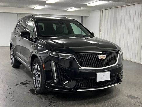 Certified 2023 Cadillac XT6 Sport w/ Platinum Package AWD/4WD image 7