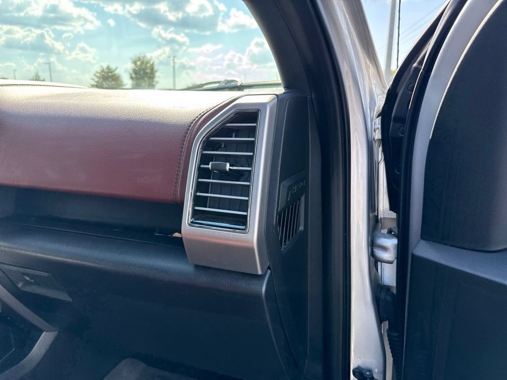 Used 2019 Ford F150 Platinum w/ Equipment Group 701A Luxury AWD/4WD image 11