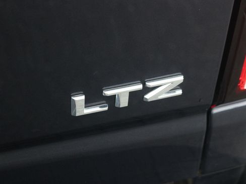 Used 2024 Chevrolet Silverado 2500 LTZ w/ LTZ Convenience Package AWD/4WD image 13