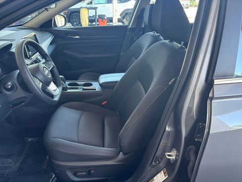 Used 2025 Nissan Altima 2.5 SV FWD image 28