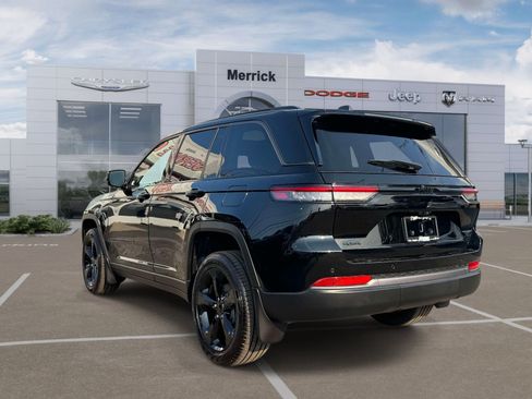 Used 2026 Jeep Grand Cherokee Limited w/ Limited Altitude Package AWD/4WD image 8