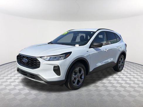 Used 2025 Ford Escape ST-Line AWD/4WD image 3