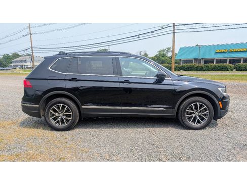 Used 2018 Volkswagen Tiguan SE w/ 3rd Row Seat Package image 8
