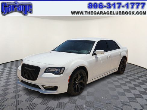 Used 2023 Chrysler 300 Touring L w/ Comfort Group RWD image 1