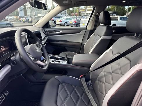 New 2026 Volkswagen Atlas Peak Edition image 15