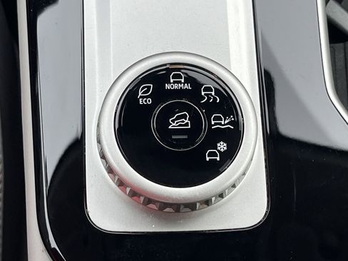 Used 2025 Mitsubishi Outlander SE FWD image 8