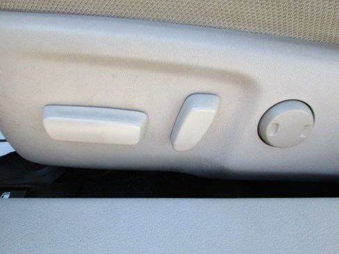 Used 2013 Toyota Camry LE FWD image 17