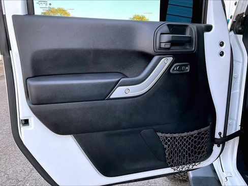 Used 2016 Jeep Wrangler Unlimited Sahara w/ Max Tow Package image 21