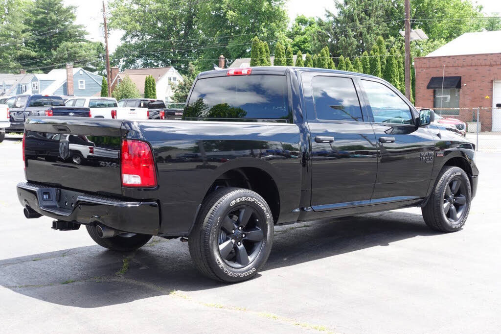 Used 2022 RAM 1500 Classic SLT w/ Electronics Convenience Group AWD/4WD image 4
