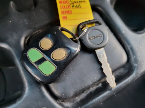 Used 2001 GMC Savana 3500 Extended w/ Marketing Option Pkg 2 image 27