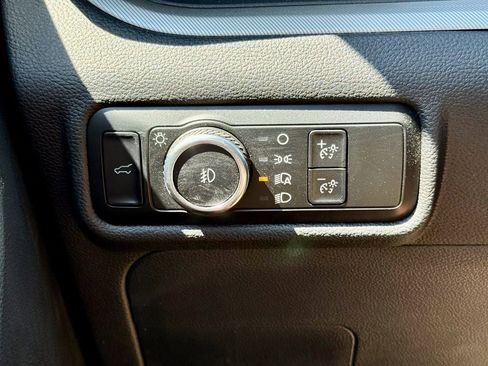 Used 2023 Ford Explorer XLT w/ Equipment Group 202A AWD/4WD image 23