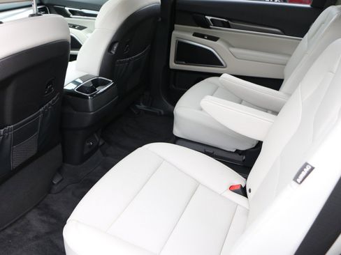 Used 2025 Kia Telluride S AWD/4WD image 31